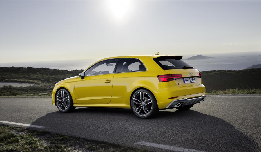  Audi S3 (8V) 2016 года  (WW) (фото 3 из 18)